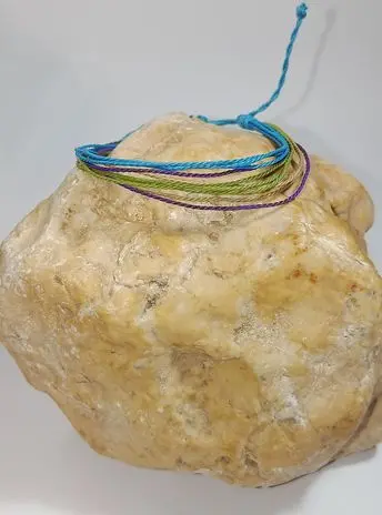 MĂRȚIȘOARE > - Bratara Martisor Handmade - Snur Cerat Multicolor, Reglabila